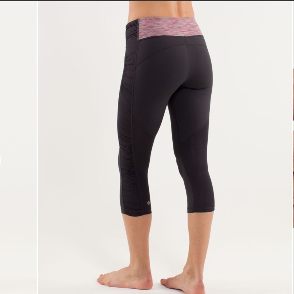 lululemon Run‎ In The Sun Crop Wee Are From Space Deep